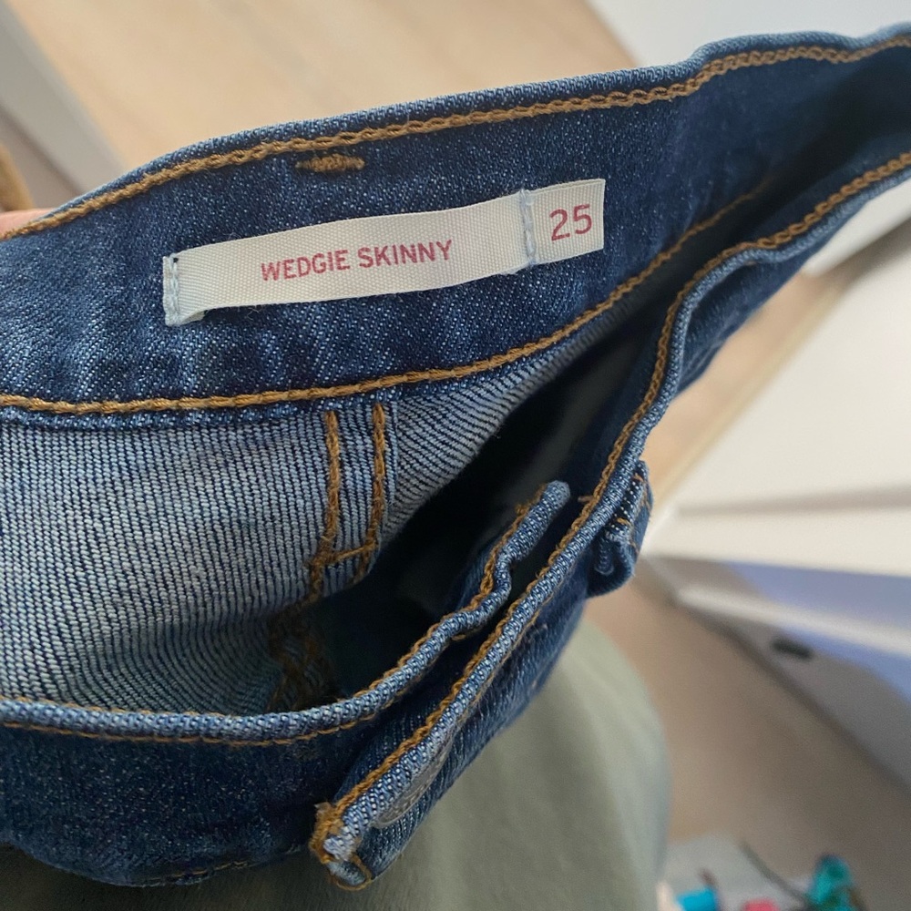 Levi’s wedgie skinny jeans size 25